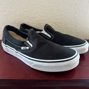 Women’s black Vans size 8